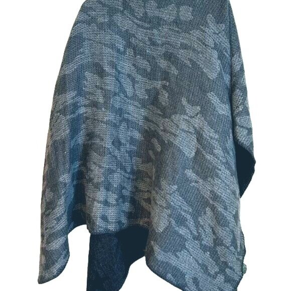 Woolrich Reversible Blanket Wrap Two Tone Gray Poncho Shawl OSFA - Picture 2 of 2